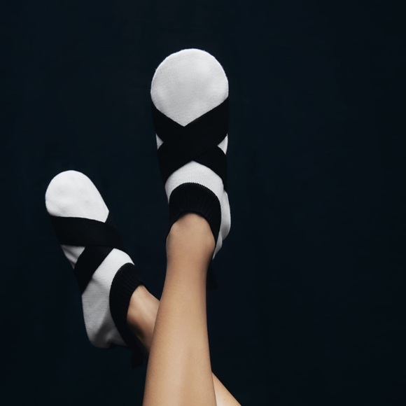 ZARA Contrast Knit Slippers - Picture 3 of 5